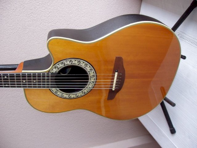 OVATION BALLADER MODEL NO.1681 Made in U.S.A.