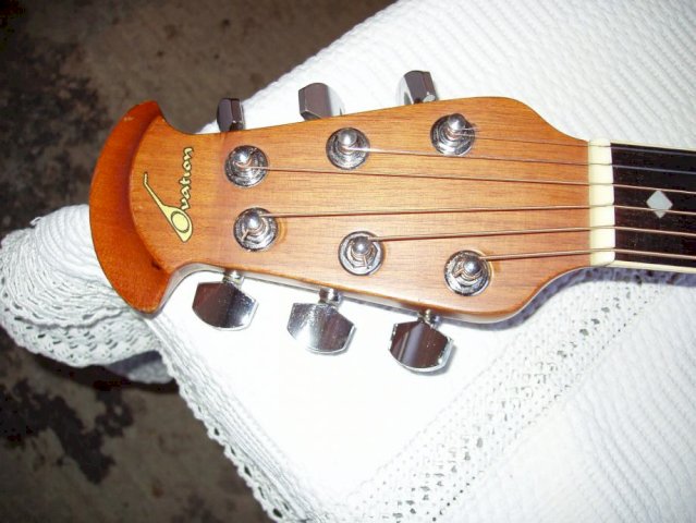OVATION BALLADER MODEL NO.1681 Made in U.S.A.