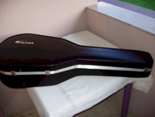 OVATION BALLADER MODEL NO.1681 Made in U.S.A.