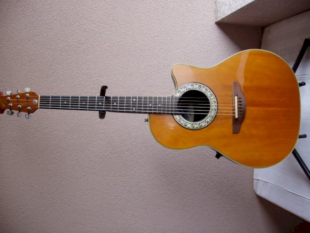 OVATION BALLADER MODEL NO.1681 Made in U.S.A.