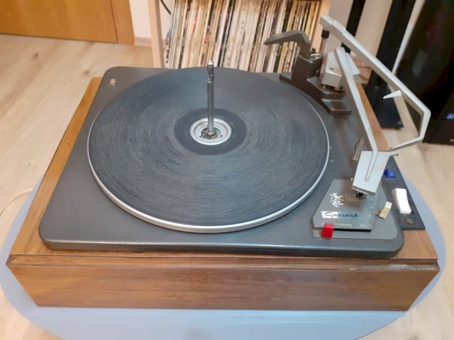 GARRARD MODEL 2000