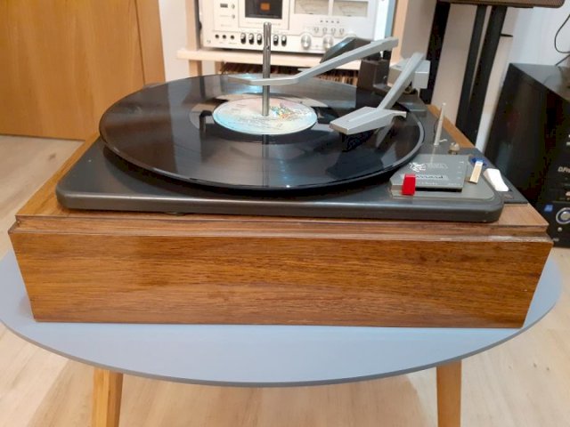 GARRARD MODEL 2000