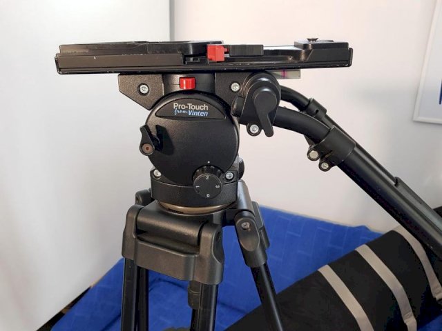 3 KAMERE PANASONIC HPX 371 sa stativima