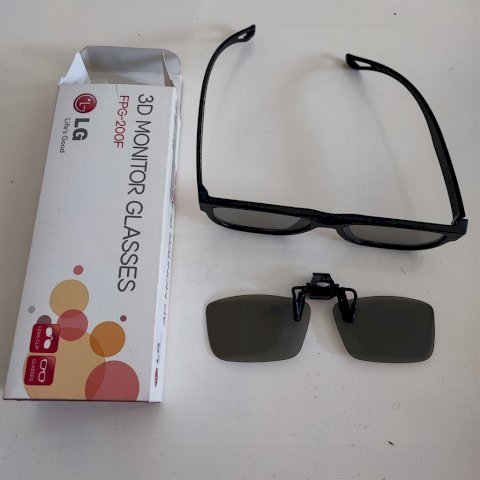 3D Monitor + TV LG 23 CINEMA 3D - LED TV DM2350D 