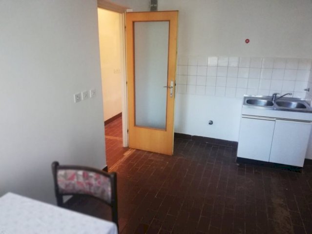 PODMURVICE, 68.00 m2