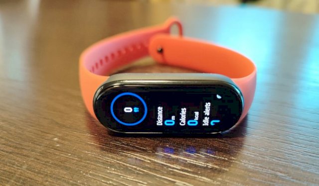 XIAOMI MI BAND 6 + ORIGINAL XIAOMI NARUKVICE U BO