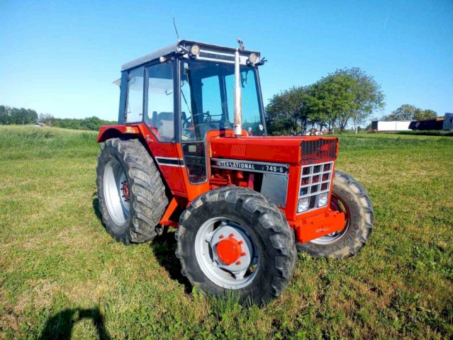 INTERNATIONAL 745S, ODLIČNO STANJE