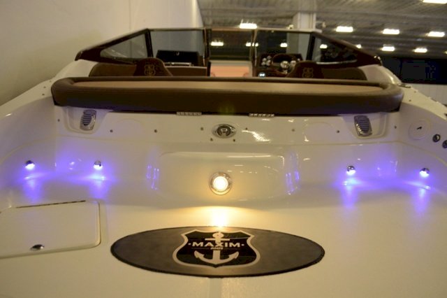 MAXIM BOATS 770