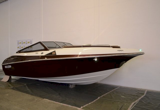 MAXIM BOATS 770