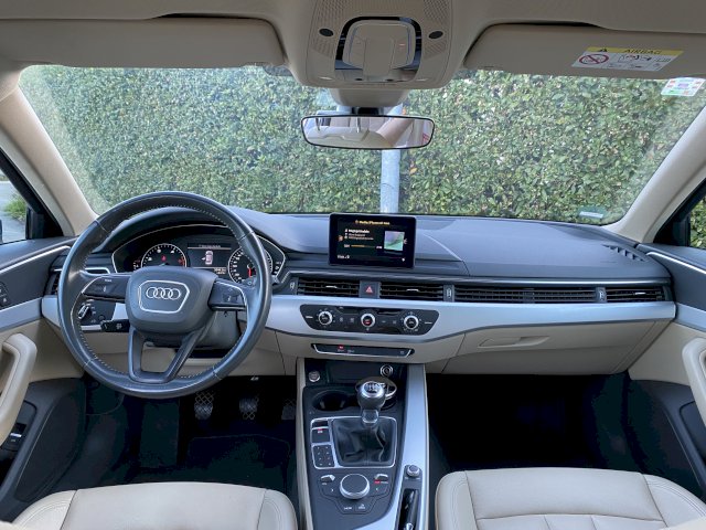 AUDI A4 AVANT