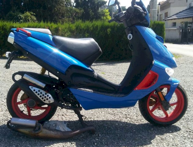 Aprilia Sr50 50 cm3, 2003 god.