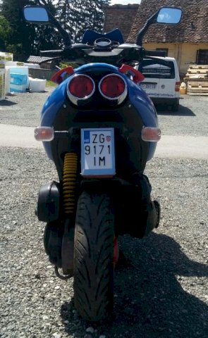 Aprilia Sr50 50 cm3, 2003 god.