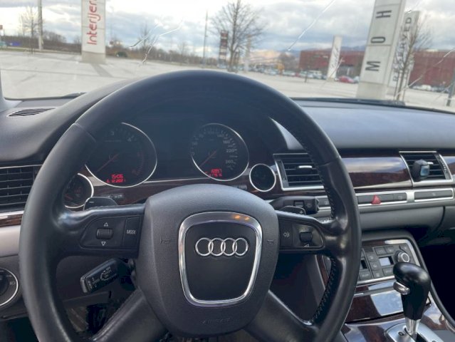 Audi A8 3,0 V6 TDI automatik