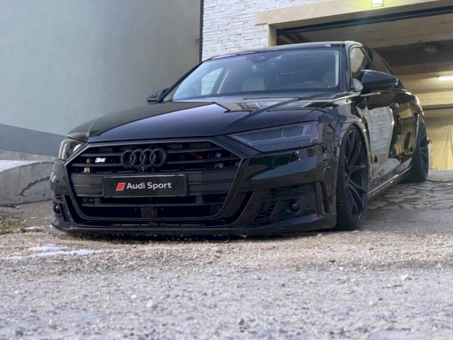 Audi A8L EXCLUSIVE