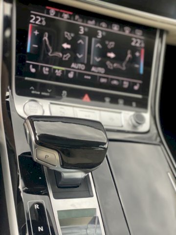Audi A8L EXCLUSIVE