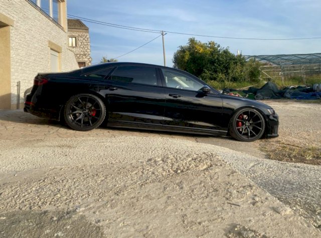 Audi A8L EXCLUSIVE