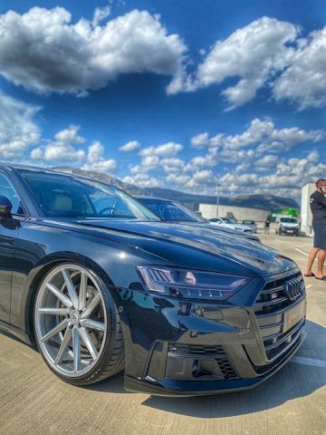 Audi A8L EXCLUSIVE