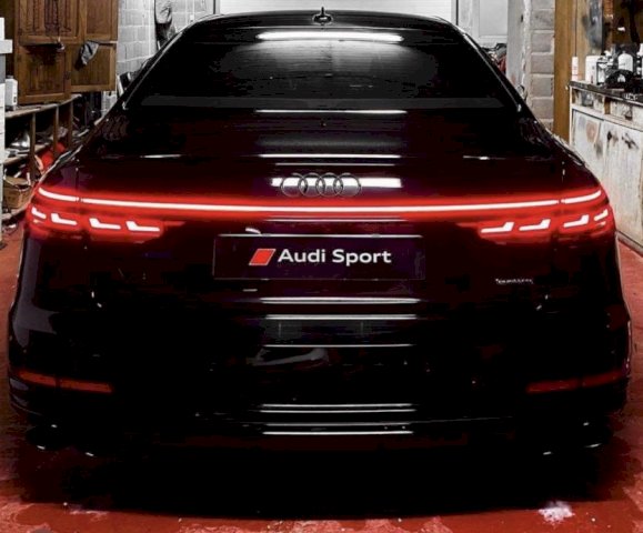 Audi A8L EXCLUSIVE