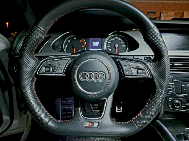 Audi a4 3.0tdi quattro sline 313ks
