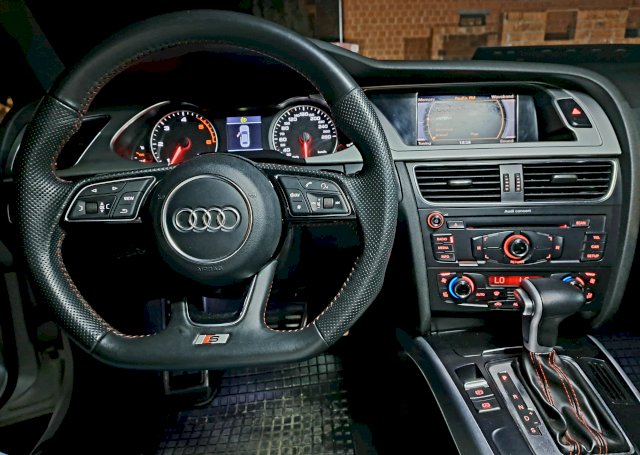 Audi a4 3.0tdi quattro sline 313ks