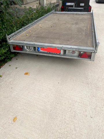Auto prikolica
