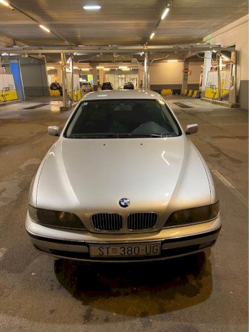 BMW 525