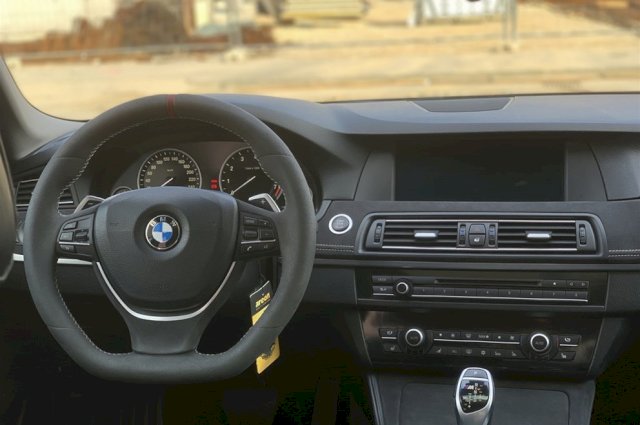 BMW 550i M PAKET/INDIVIDUAL TOP STANJE!