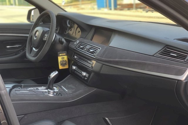 BMW 550i M PAKET/INDIVIDUAL TOP STANJE!