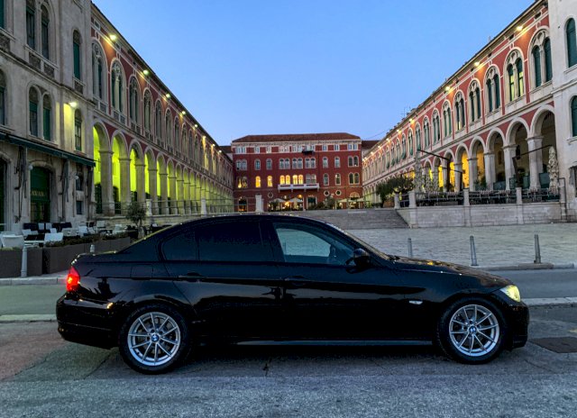 BMW E90 320d LCI