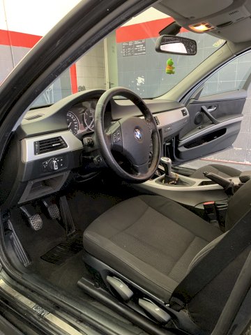 BMW E90 320d LCI
