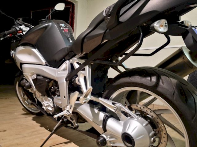 BMW K1200R (top stanje), 2008 god.