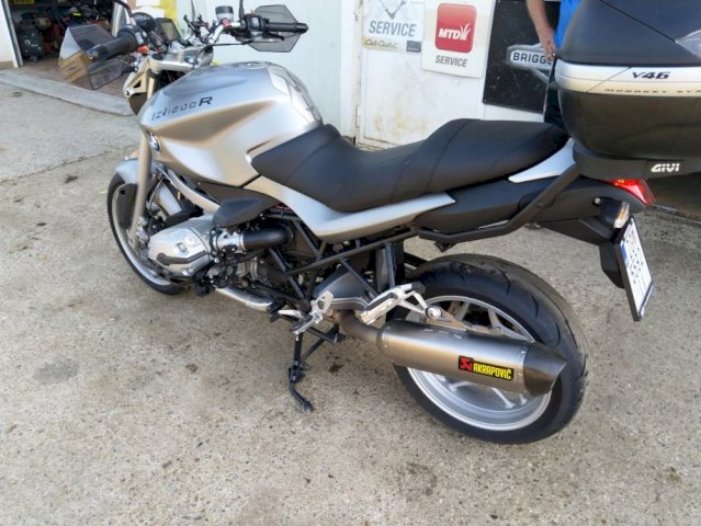 BMW R1200R 1200 cm3, 2006 god.