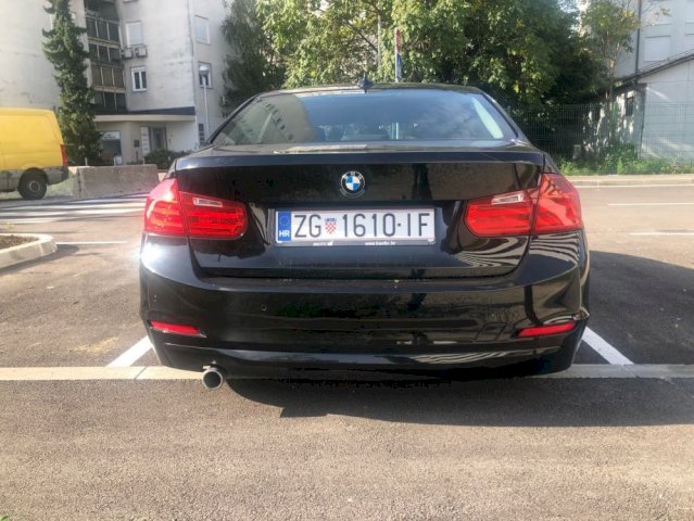 BMW SERIJA 3 u super stanju, reg 1 GOD.