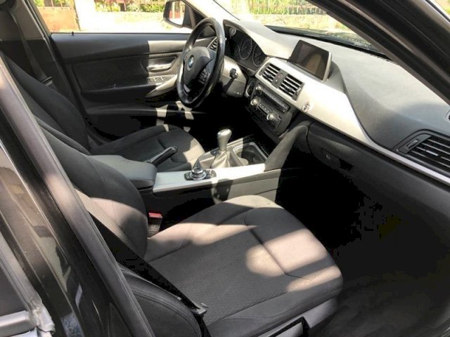 BMW SERIJA 3 u super stanju, reg 1 GOD.