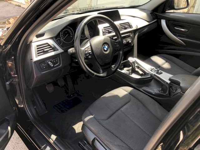 BMW SERIJA 3 u super stanju, reg 1 GOD.