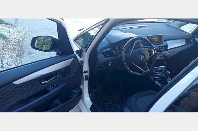 BMW Serija 2 Active Tourer 218 d