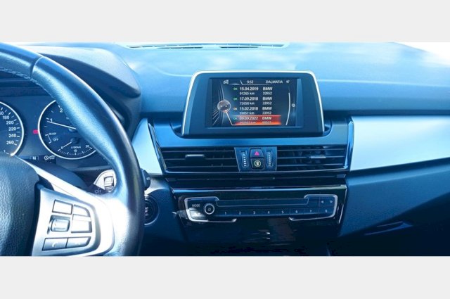 BMW Serija 2 Active Tourer 218 d