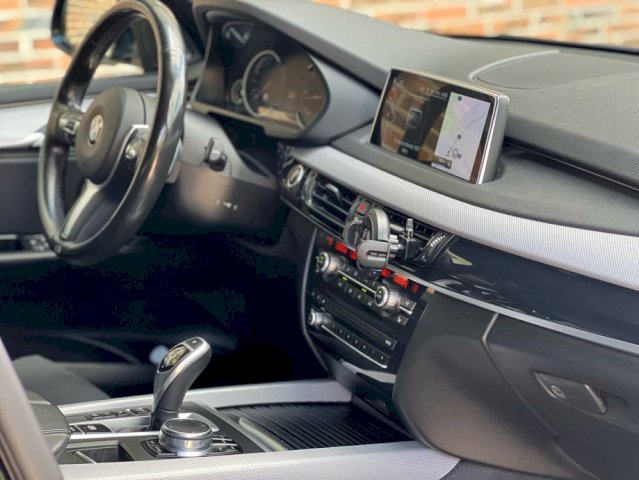 BMW X5 xDrive30d- M SPORT
