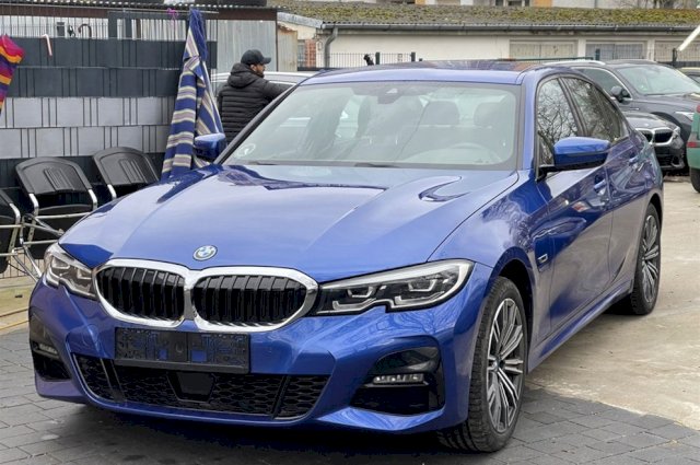 BMW serija 3 330e M paket 292ks nov