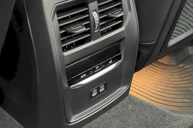 BMW serija 3 330e M paket 292ks nov