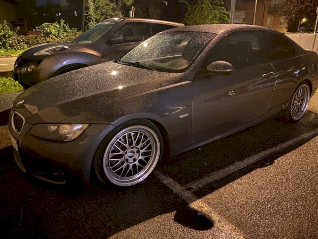 BMW serija 3 Coupe 330i