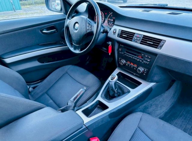 BMW serija 3 Touring 316d reg. god. DANA!!