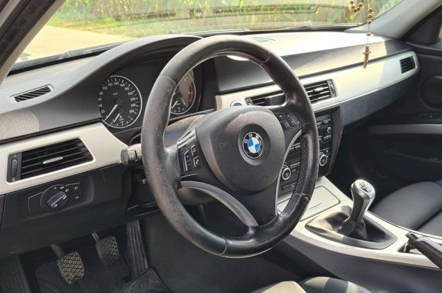 BMW serija 3 Touring 320d - reg.godinu dana/koža