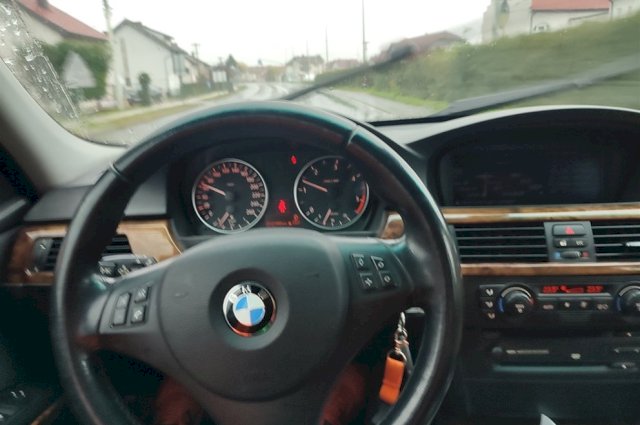 BMW serija 3 Touring 320 d top stanje