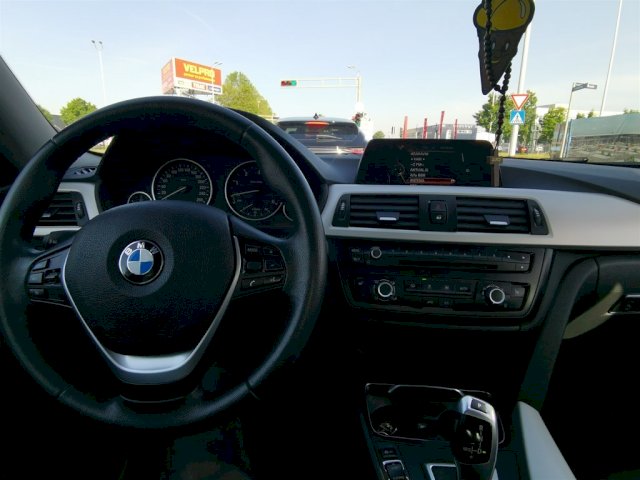 BMW serija 4 Gran Coupe 420d xdrive automatik