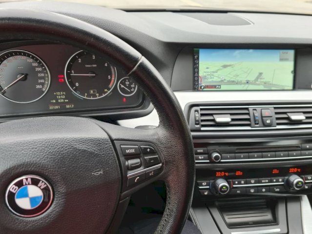 BMW serija 5 520d velika navigacija, xenon, koza 
