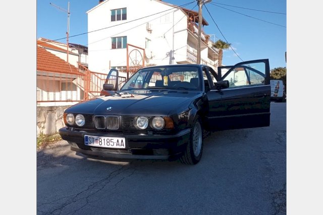 BMW serija 5 520 i