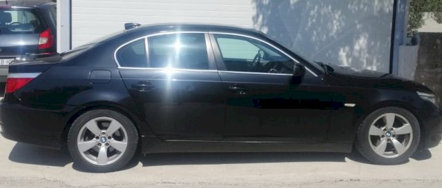 BMW serija 5 523i automatik