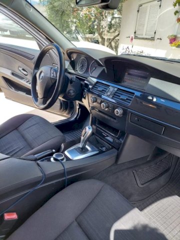 BMW serija 5 523i automatik