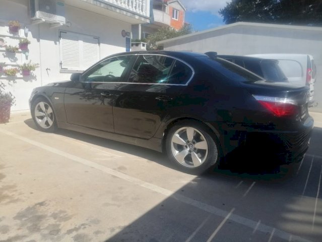 BMW serija 5 523i automatik